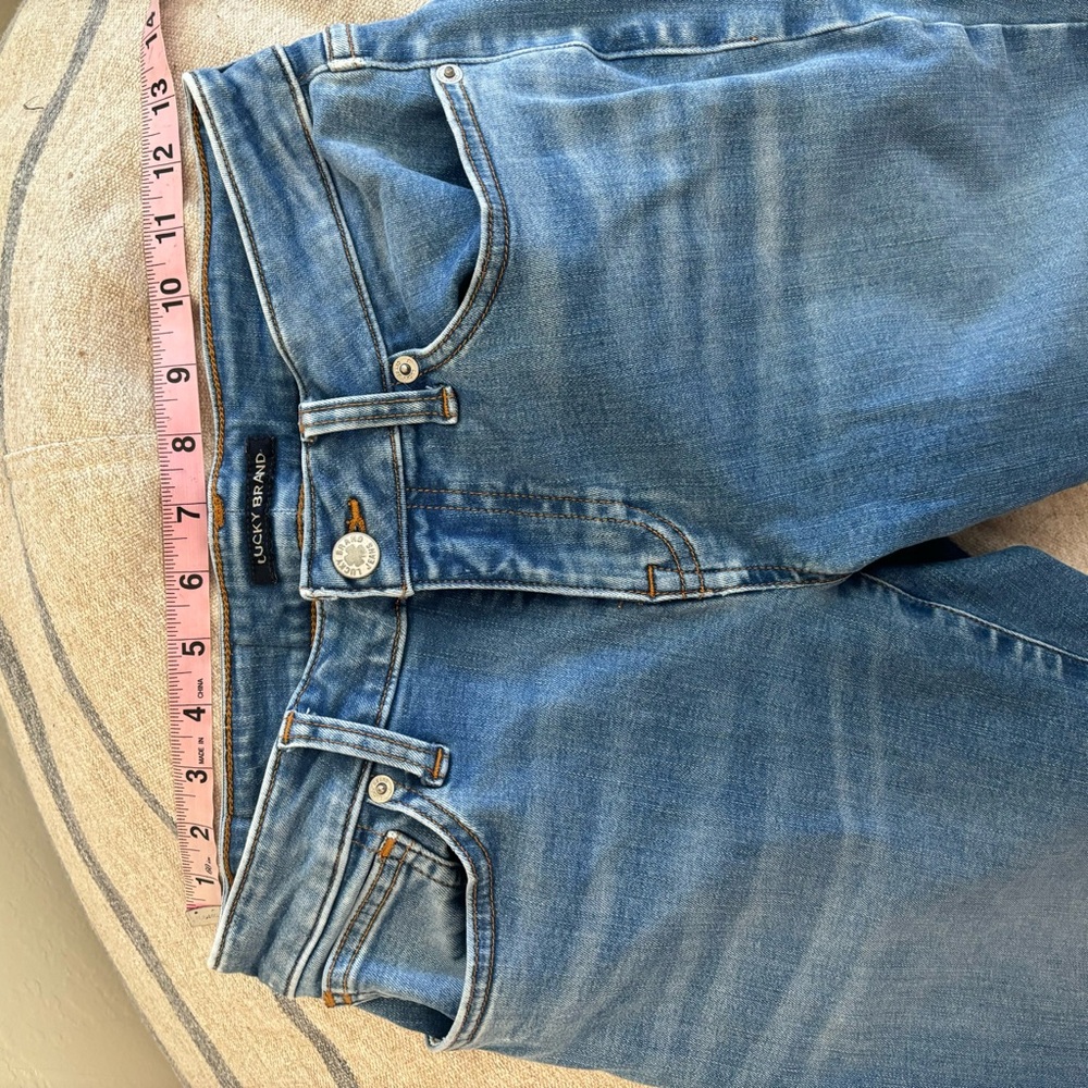 LUCKY BRAND Medium Wash Jeans - Picture 6 of 9